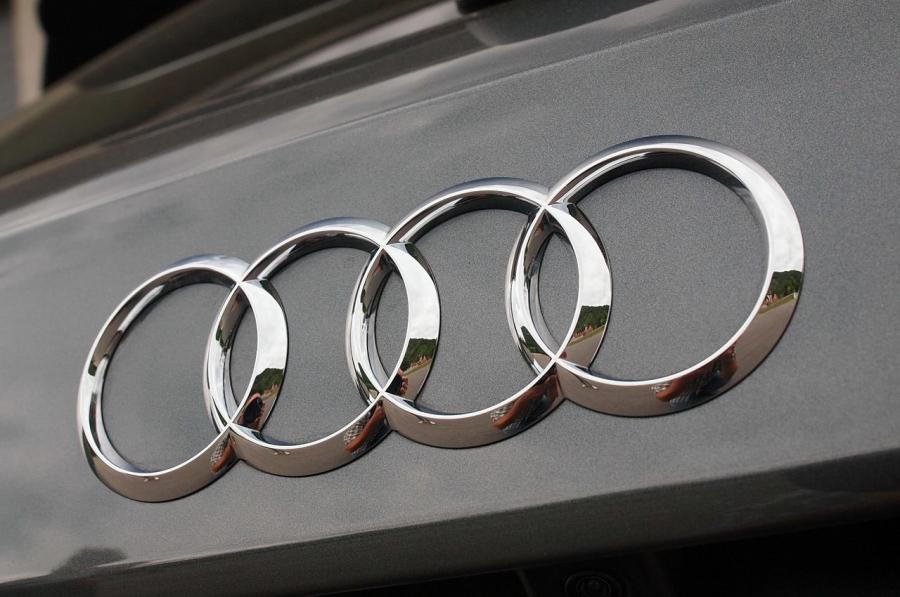 Логотип Audi A3 Sportback e-Tron (8V) 2014 года  (фото 51 из 95)